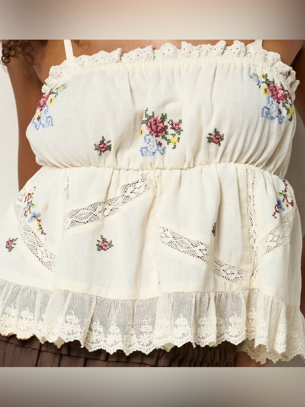 NWT $49 Natural Life Lg Floral-Embroidered Smocked Top - Picture 7 of 7